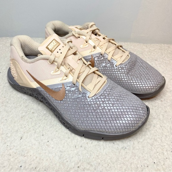 Nike Womens Metcon 4 XD AV2252-001 Gray Running Shoes Sneakers Size 8 - Picture 2 of 12
